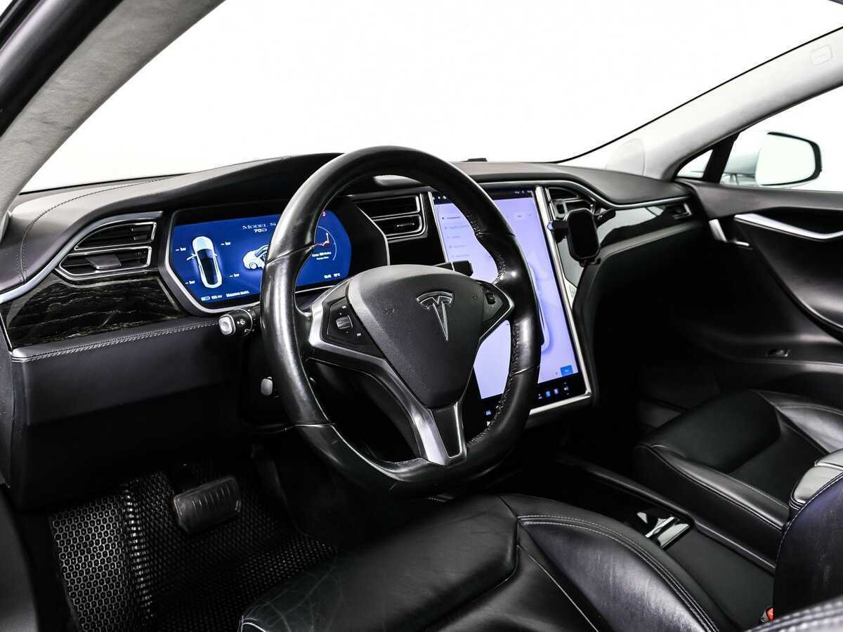 Tesla Model S с пробегом — 2016 год. Фото: #12