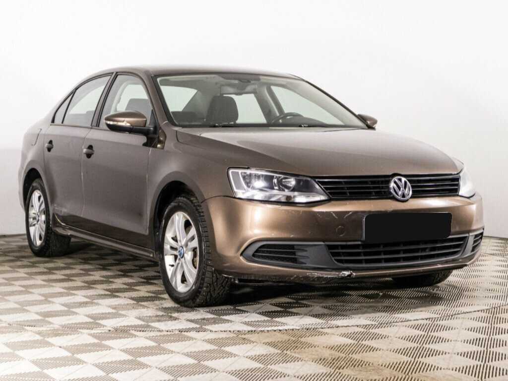 Volkswagen Jetta с пробегом — 2012 год. Фото: #2