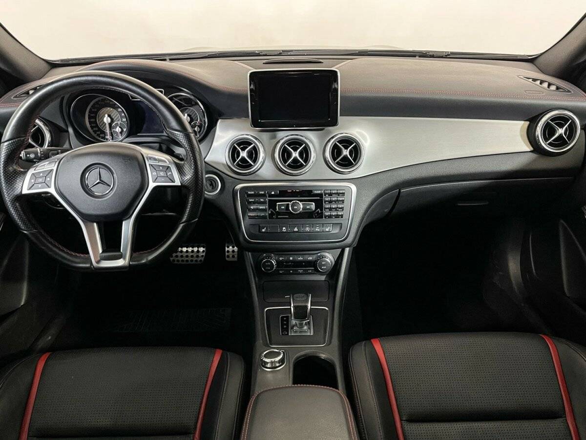 Mercedes-Benz GLA AMG с пробегом — 2014 год. Фото: #10
