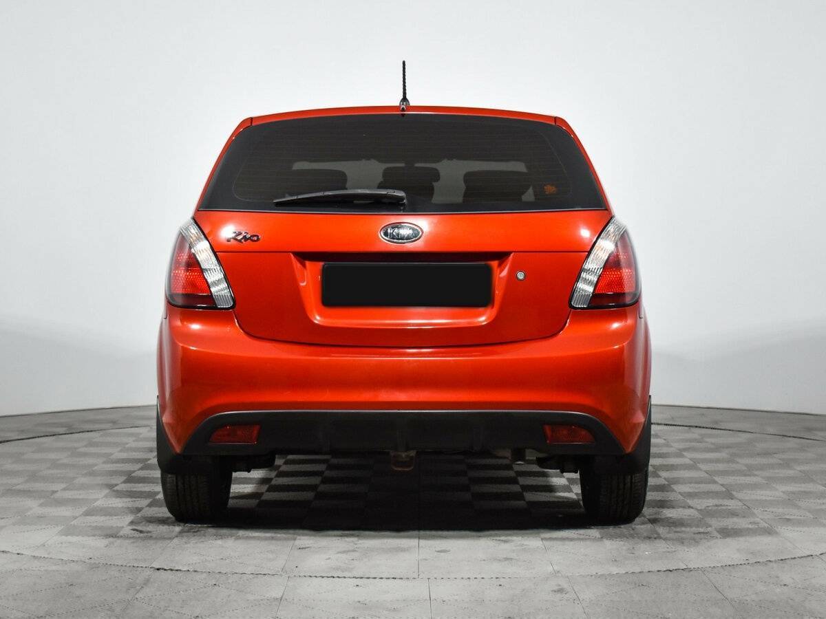 Kia Rio с пробегом — 2010 год. Фото: #5