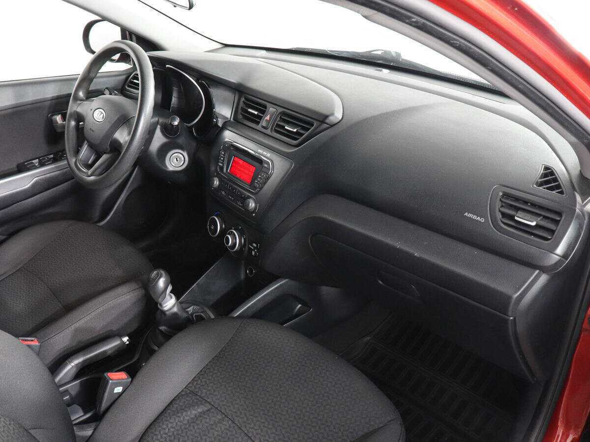 Kia Rio с пробегом — 2011 год. Фото: #9