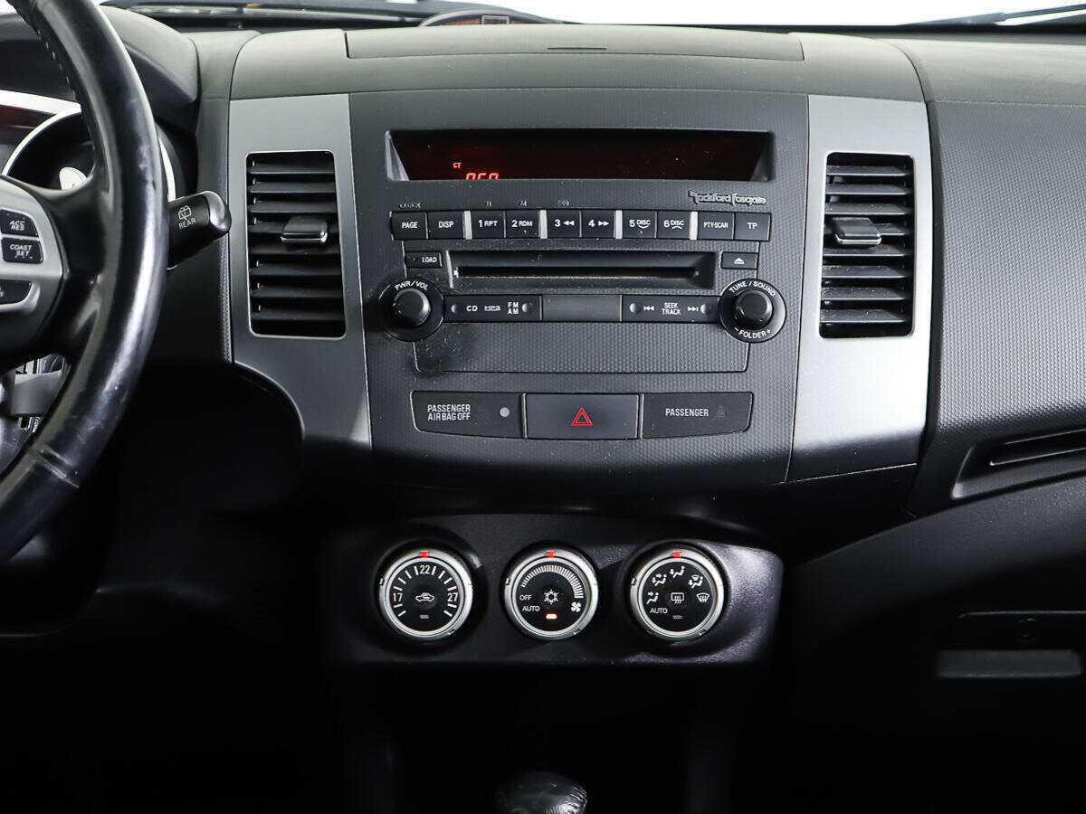 Mitsubishi Outlander с пробегом — 2008 год. Фото: #11