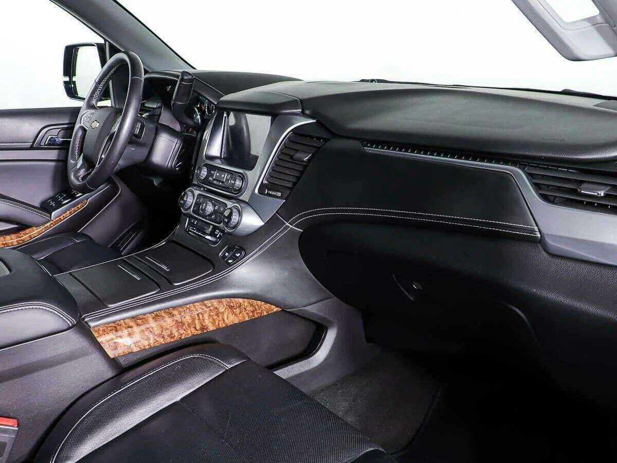 Chevrolet Tahoe с пробегом — 2016 год. Фото: #7