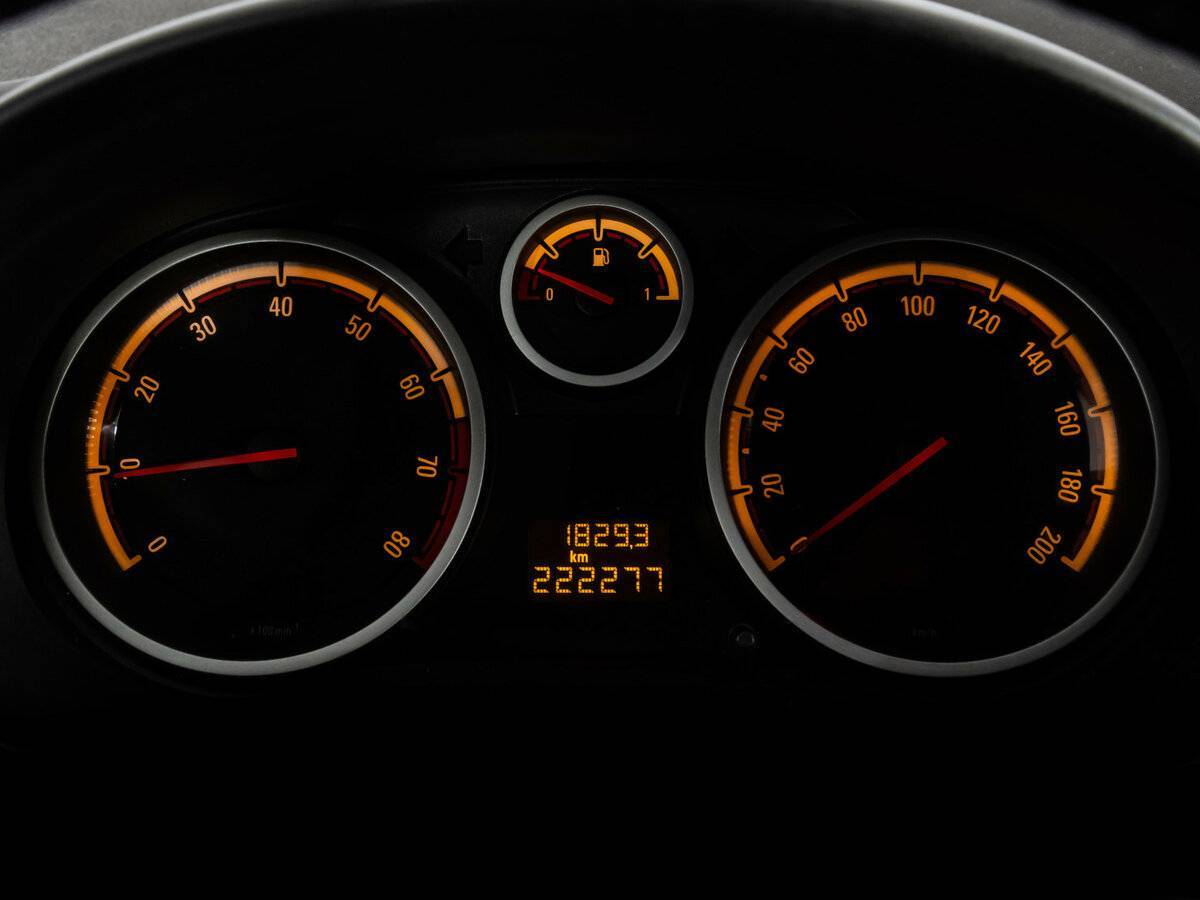 Opel Corsa с пробегом — 2007 год. Фото: #14