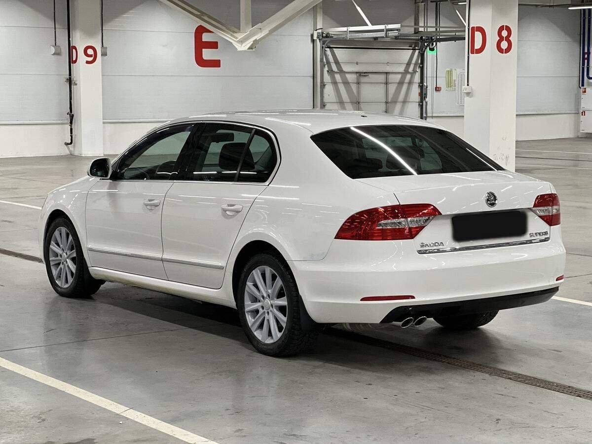 Skoda Superb с пробегом — 2014 год. Фото: #6