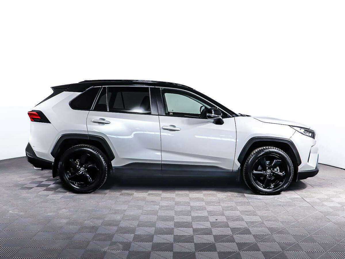 Toyota RAV4 с пробегом — 2021 год. Фото: #3