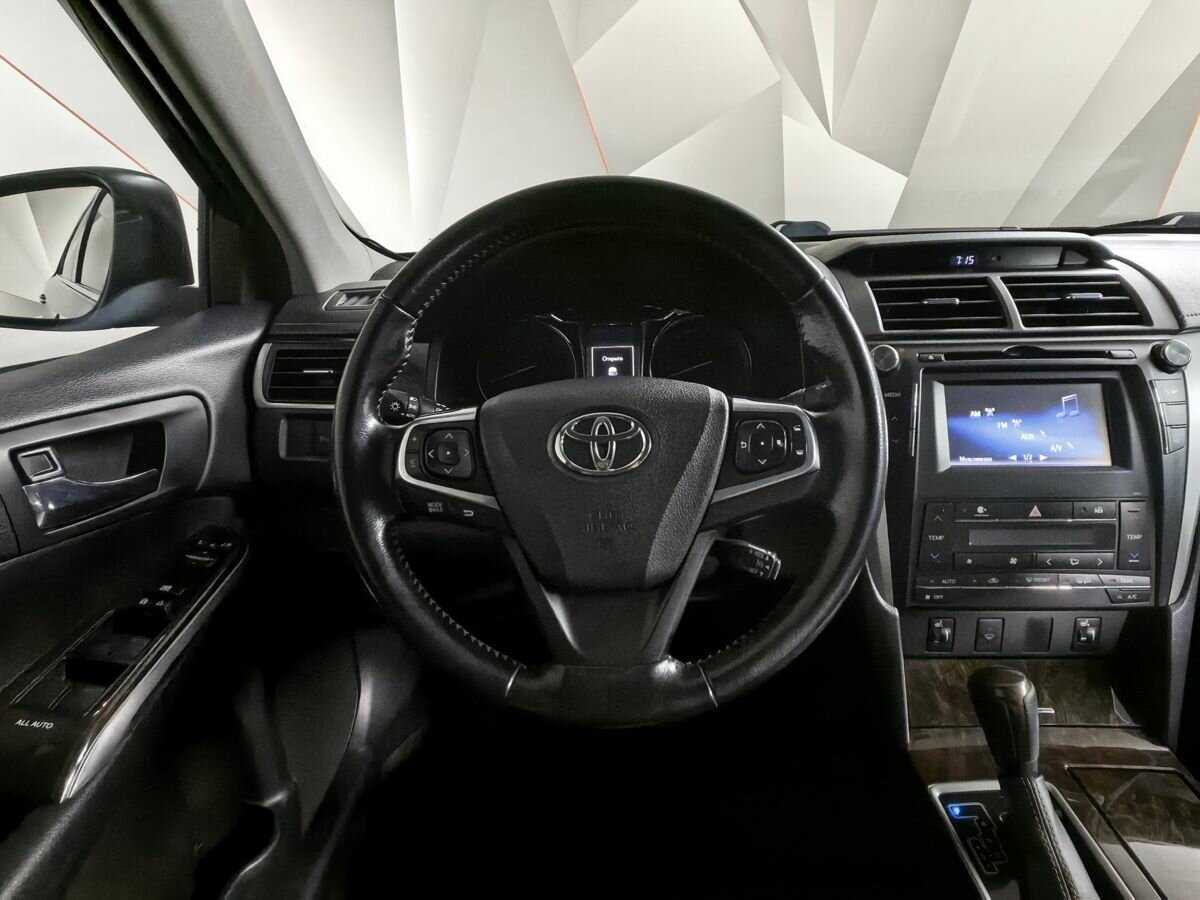 Toyota Camry с пробегом — 2015 год. Фото: #14