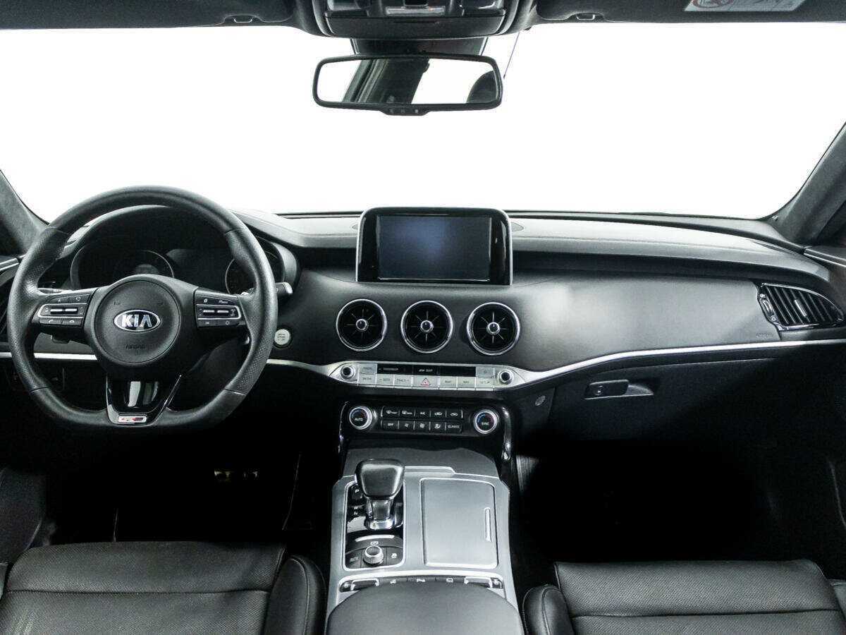 Kia Stinger с пробегом — 2018 год. Фото: #11