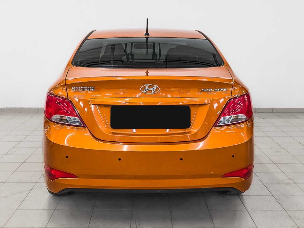 Hyundai Solaris с пробегом — 2015 год. Фото: #5