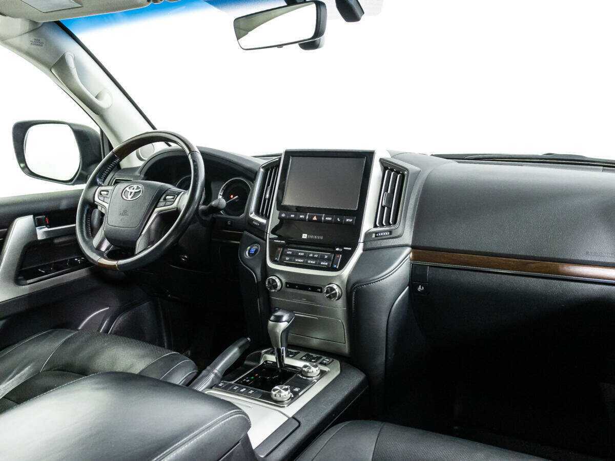 Toyota Land Cruiser с пробегом — 2016 год. Фото: #8