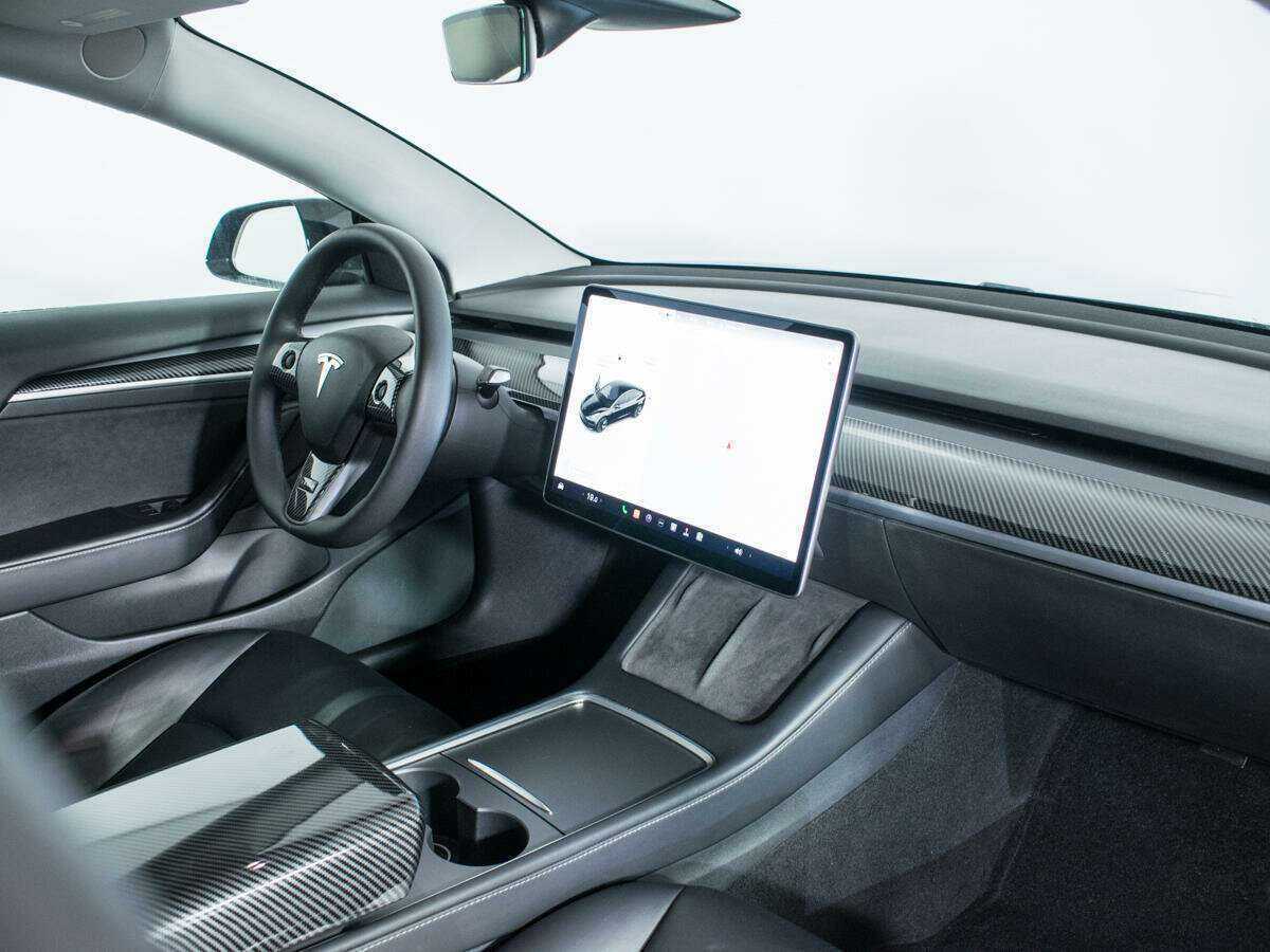 Tesla Model 3 с пробегом — 2021 год. Фото: #8