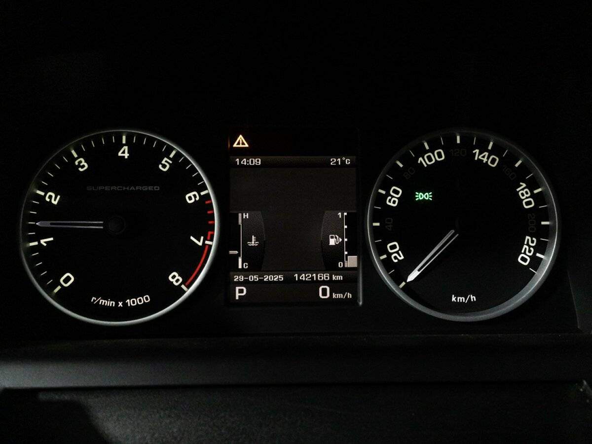 Land Rover Range Rover Sport с пробегом — 2010 год. Фото: #11