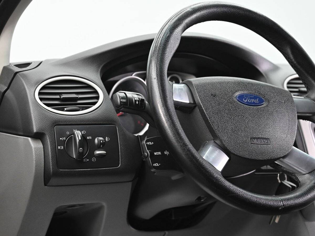 Ford Focus с пробегом — 2010 год. Фото: #8