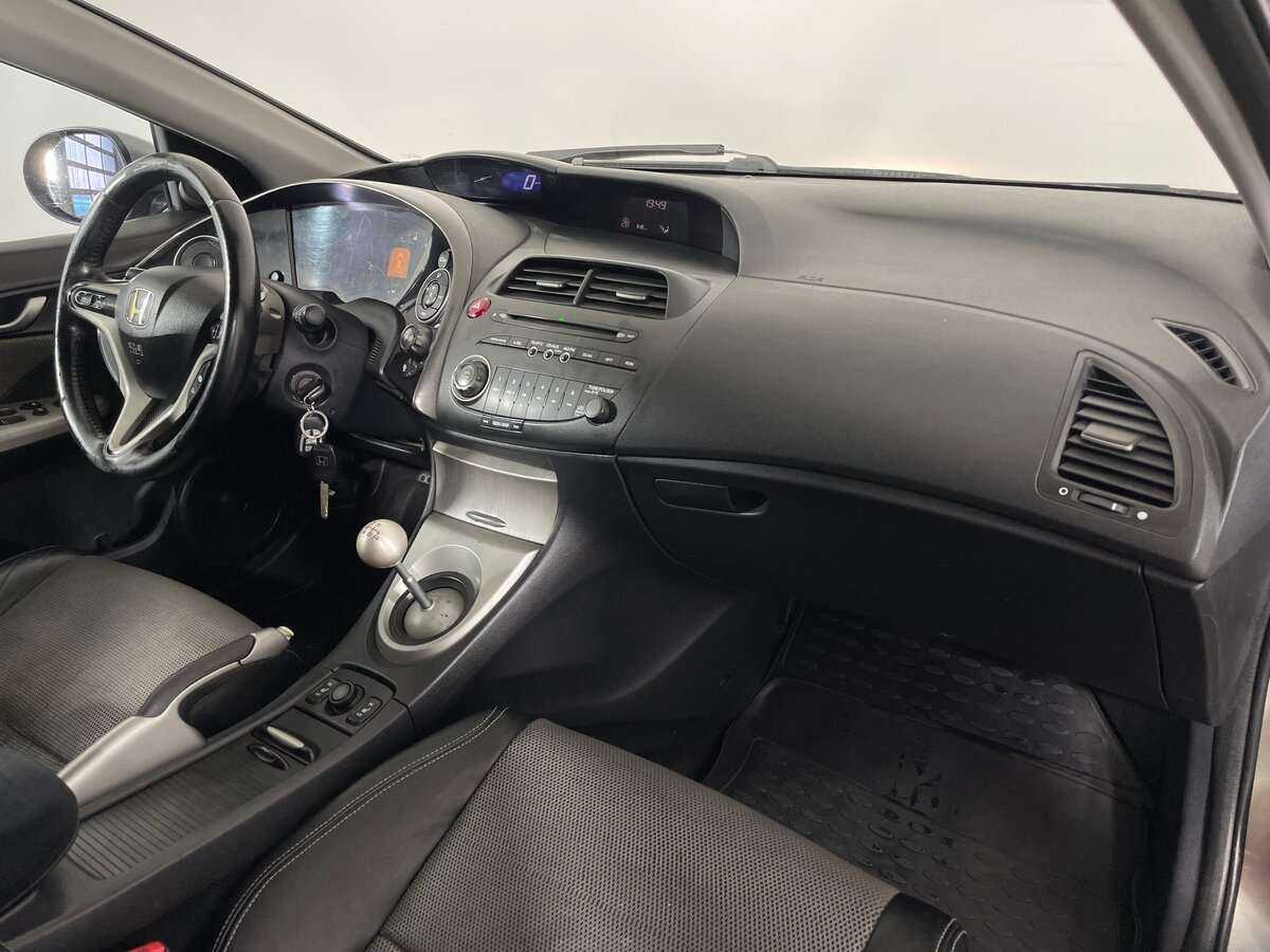 Honda Civic с пробегом — 2007 год. Фото: #9