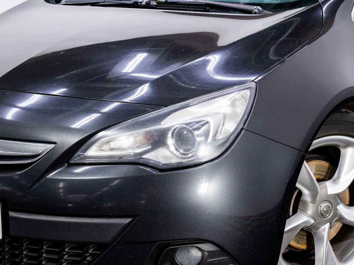Opel Astra с пробегом — 2013 год. Фото: #6