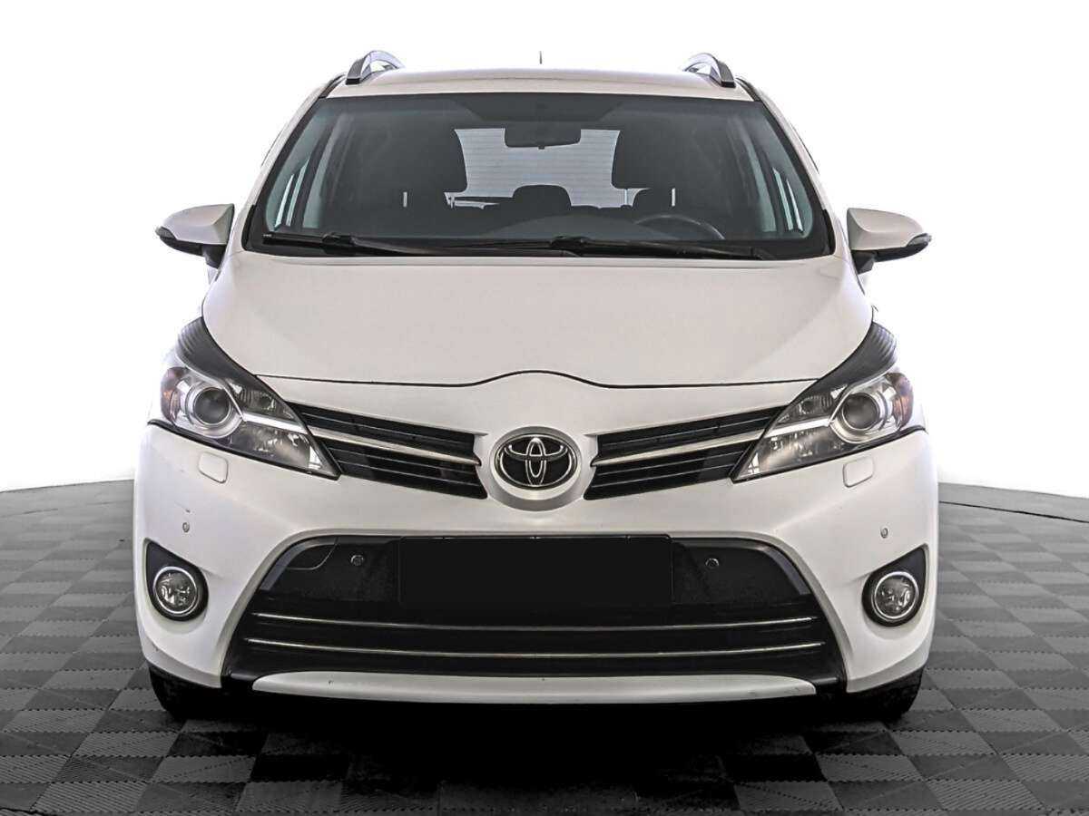 Toyota Verso с пробегом — 2013 год. Фото: #1