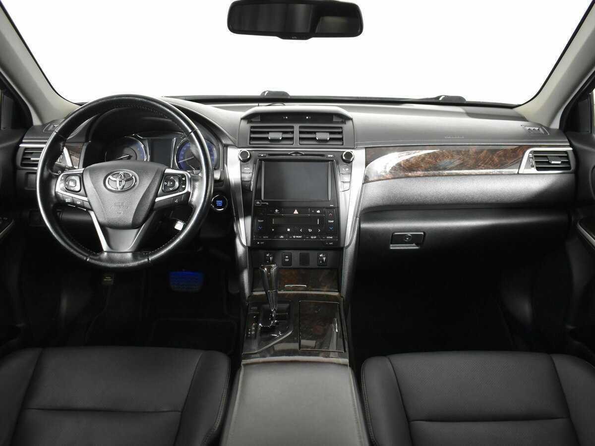 Toyota Camry с пробегом — 2015 год. Фото: #11