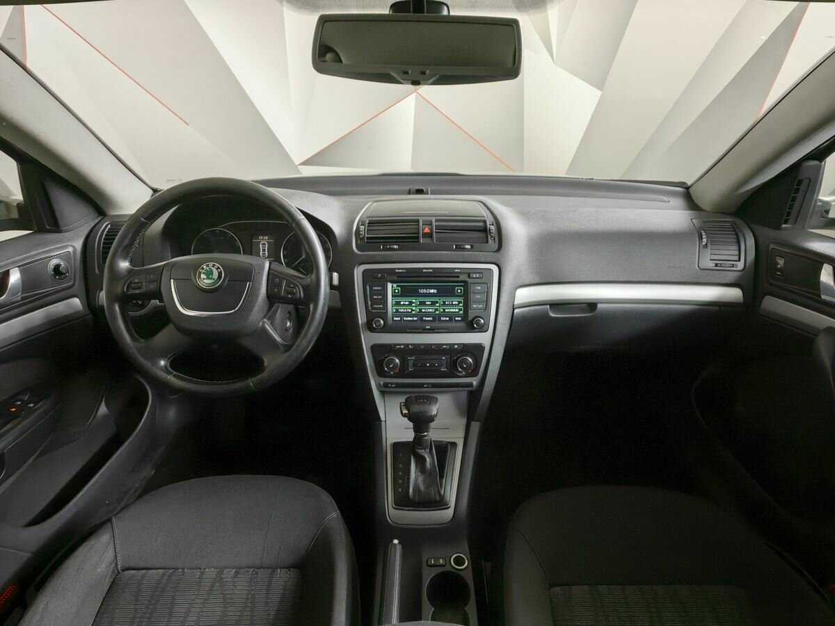 Skoda Octavia с пробегом — 2010 год. Фото: #9