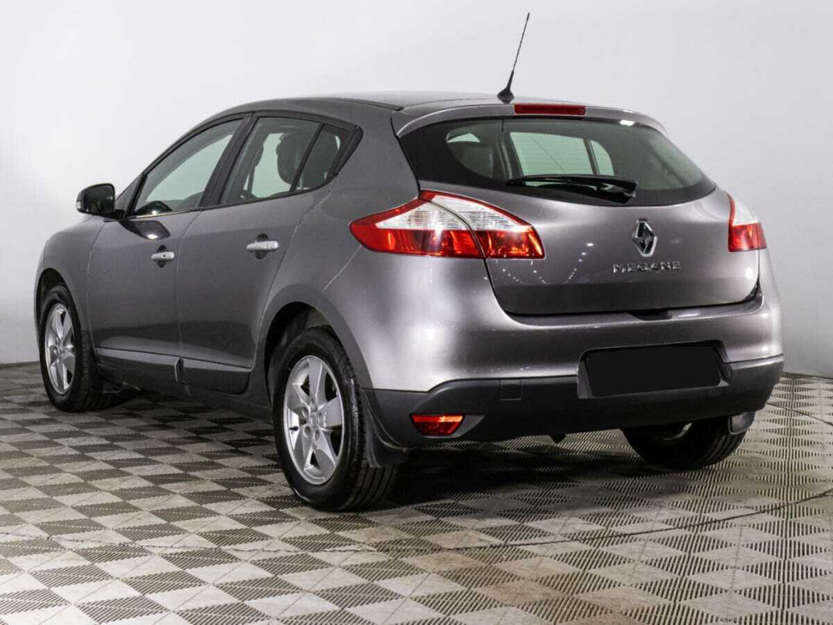 Renault Megane с пробегом — 2011 год. Фото: #6