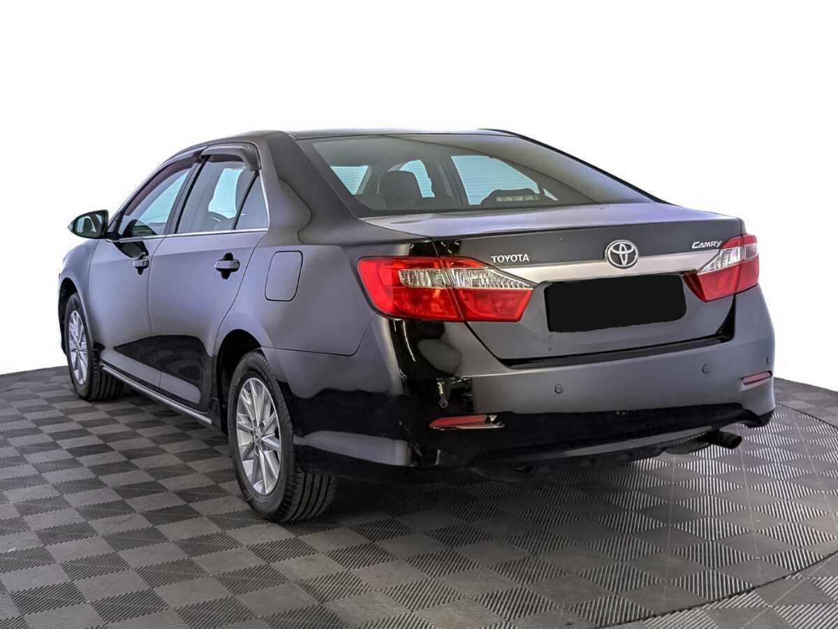 Toyota Camry с пробегом — 2014 год. Фото: #6