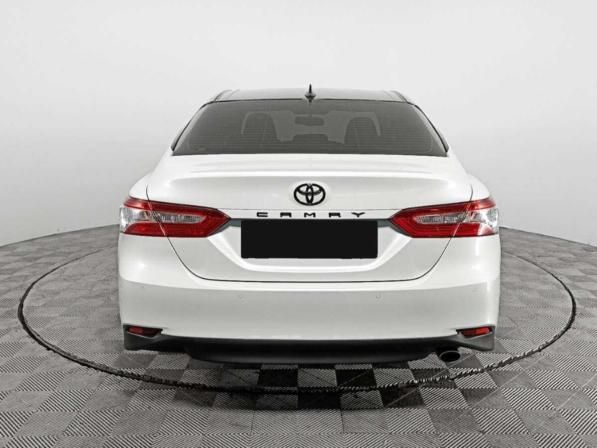 Toyota Camry с пробегом — 2021 год. Фото: #4