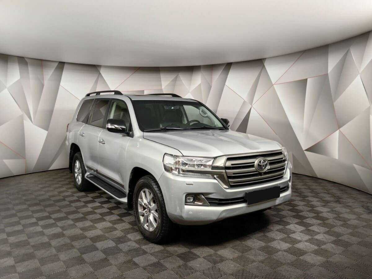Toyota Land Cruiser с пробегом — 2015 год. Фото: #2