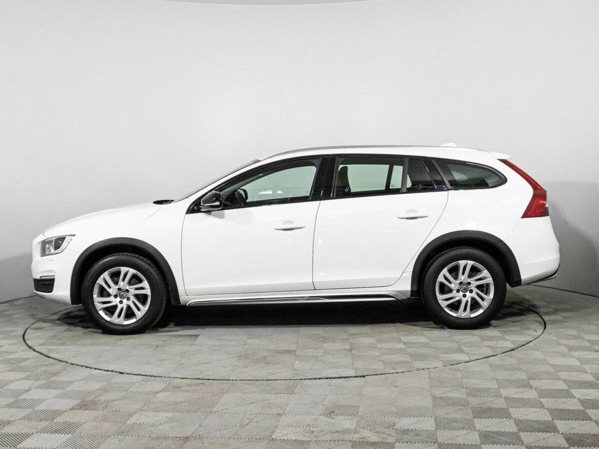 Volvo V60 Cross Country с пробегом — 2018 год. Фото: #7