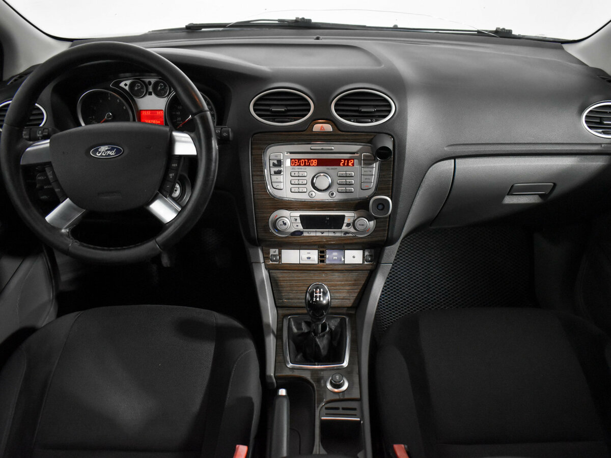 Ford Focus с пробегом — 2008 год. Фото: #10