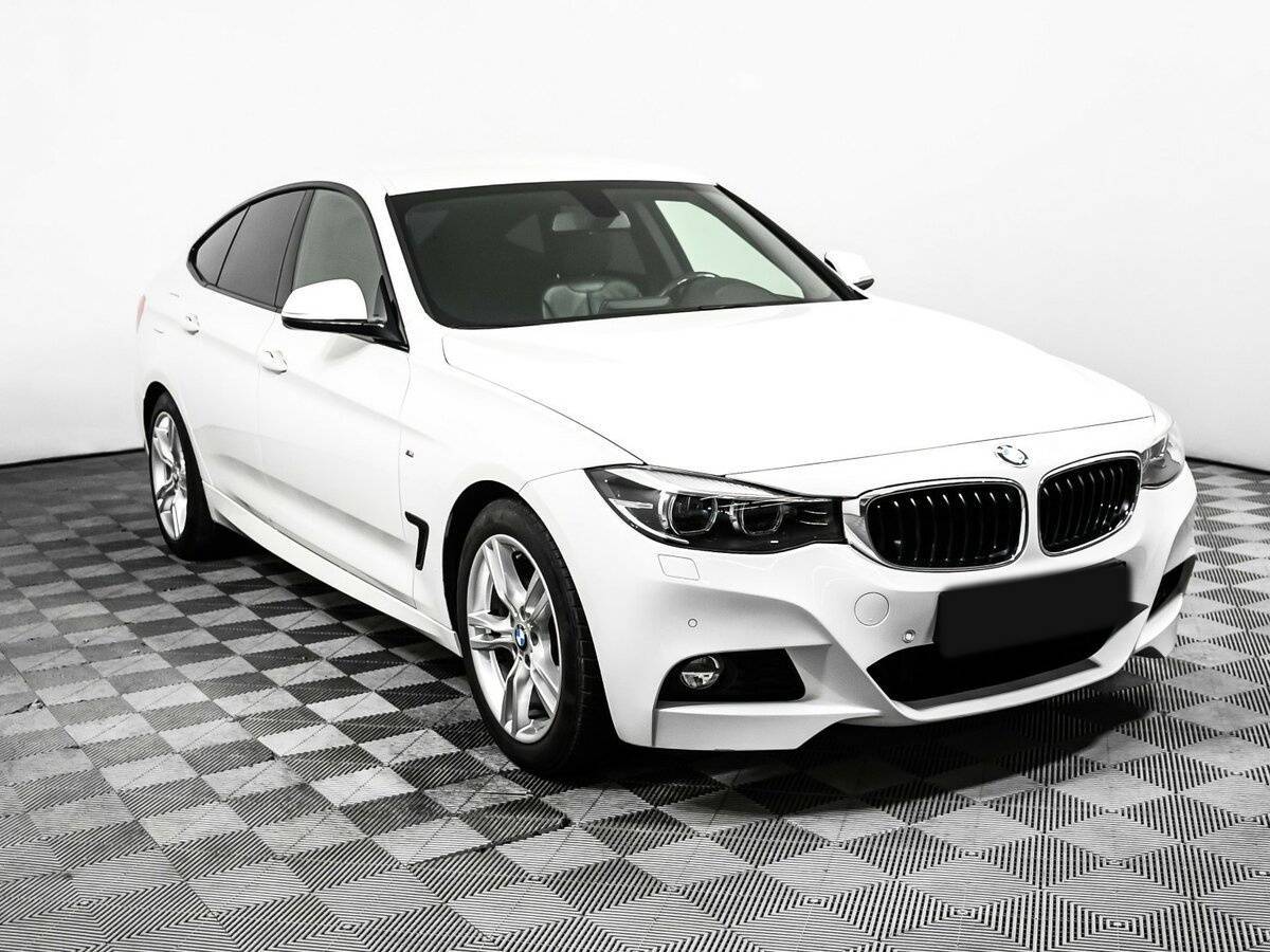 BMW 3 серии с пробегом — 2018 год. Фото: #2