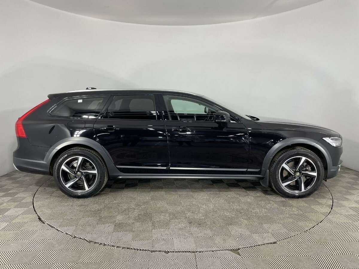 Volvo V90 Cross Country с пробегом — 2018 год. Фото: #3
