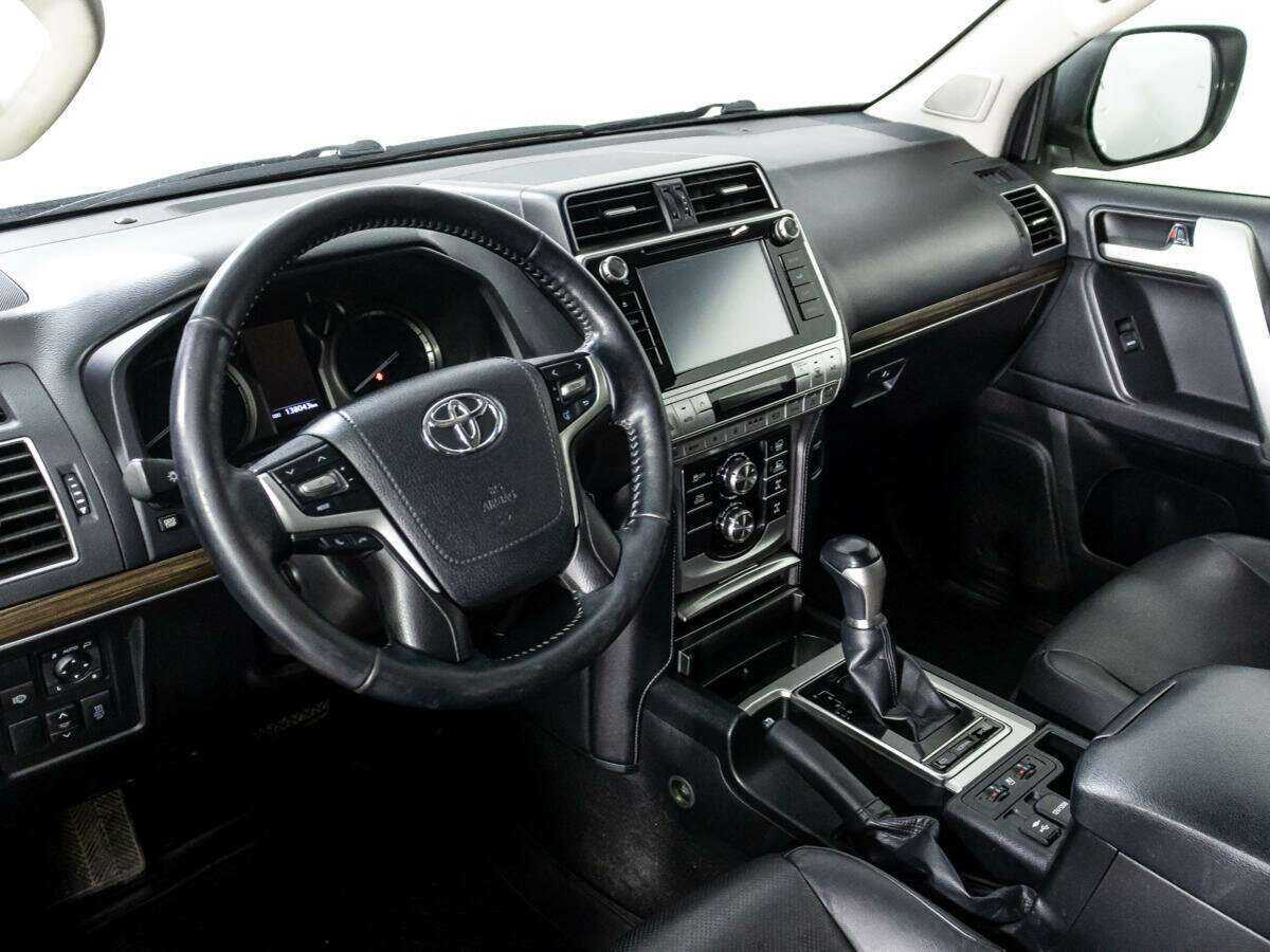 Toyota Land Cruiser Prado с пробегом — 2017 год. Фото: #10