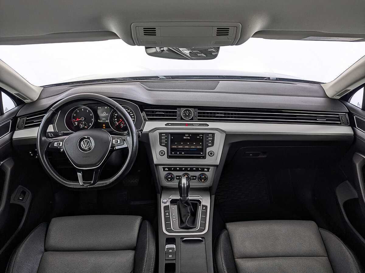 Volkswagen Passat с пробегом — 2016 год. Фото: #13