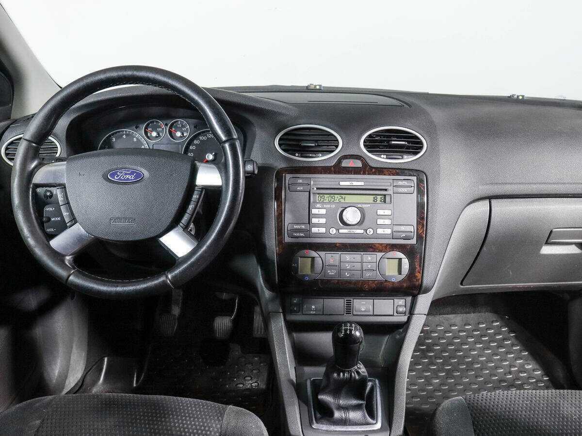 Ford Focus с пробегом — 2006 год. Фото: #9