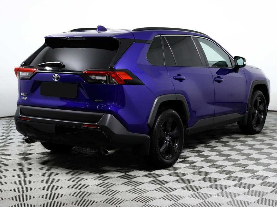 Toyota RAV4 с пробегом — 2021 год. Фото: #4