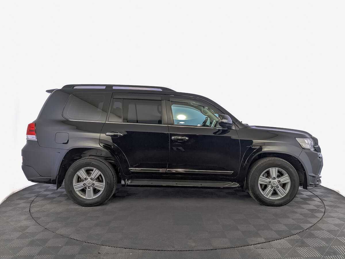 Toyota Land Cruiser с пробегом — 2018 год. Фото: #3