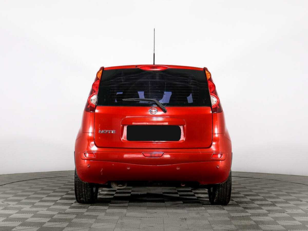 Nissan Note с пробегом — 2010 год. Фото: #4
