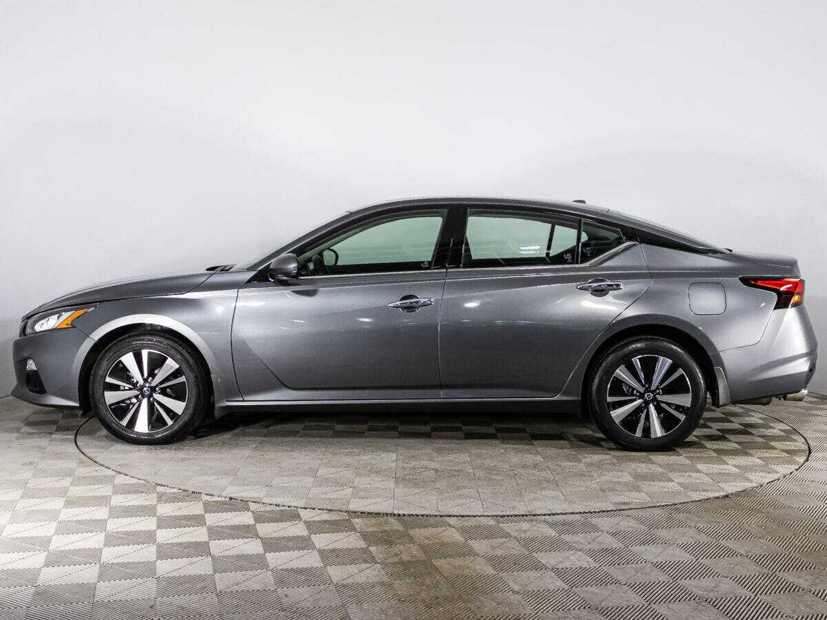 Nissan Altima с пробегом — 2022 год. Фото: #7