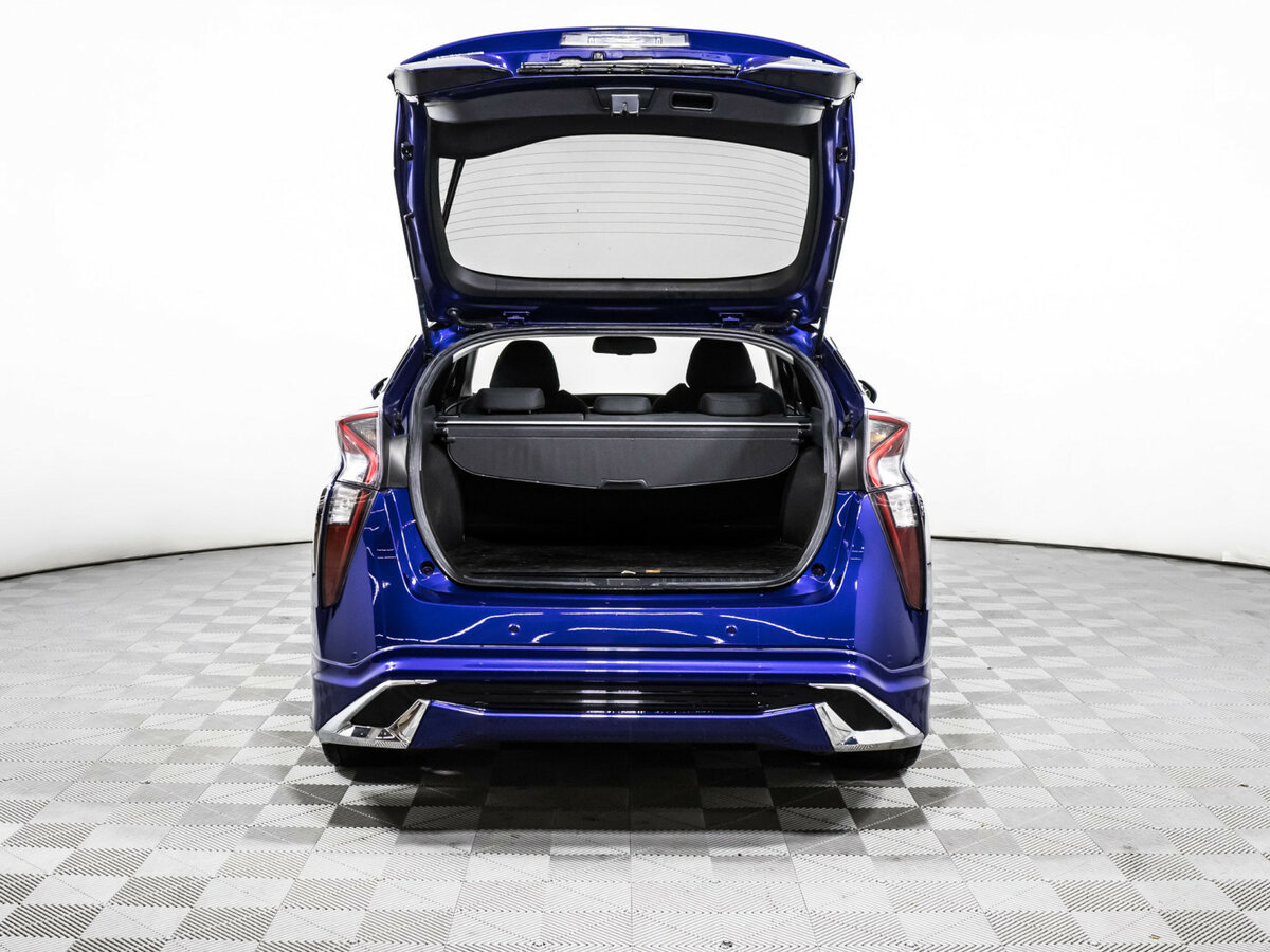 Toyota Prius с пробегом — 2016 год. Фото: #10