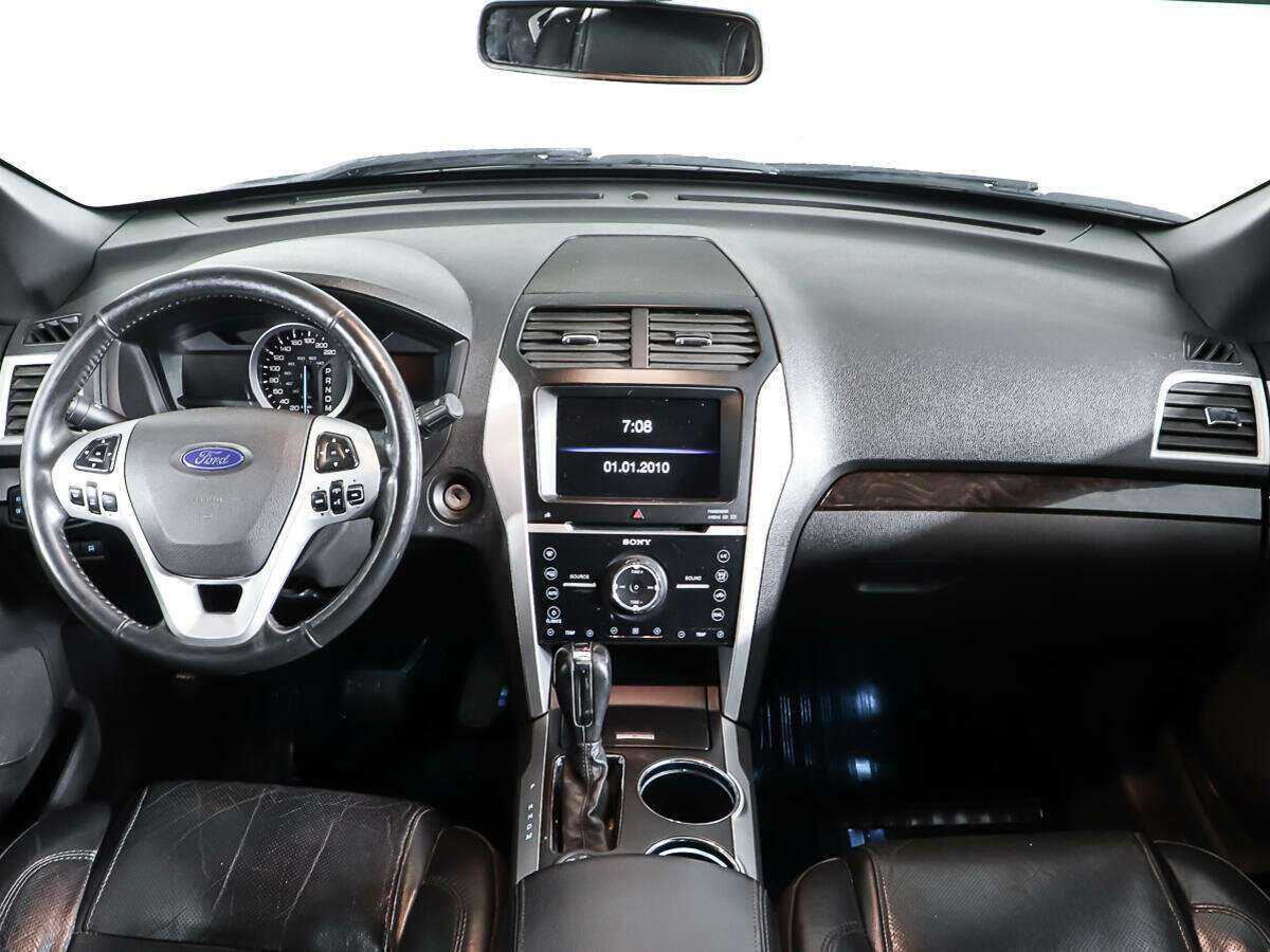 Ford Explorer с пробегом — 2012 год. Фото: #13