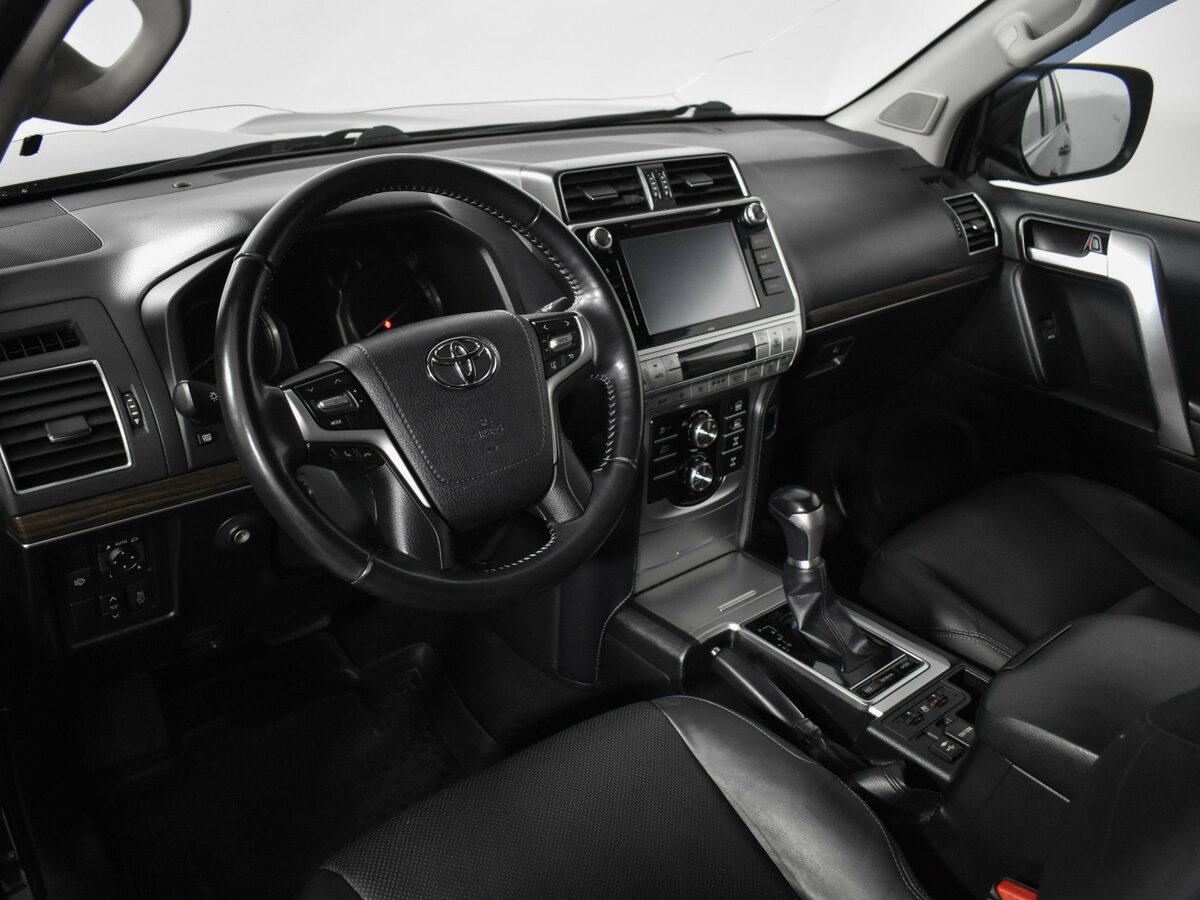 Toyota Land Cruiser Prado с пробегом — 2018 год. Фото: #8