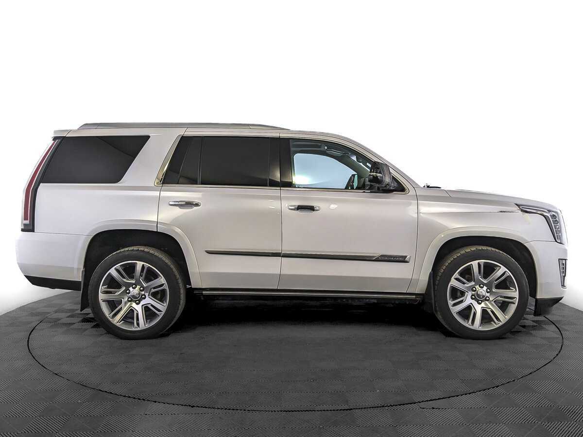 Cadillac Escalade с пробегом — 2016 год. Фото: #3