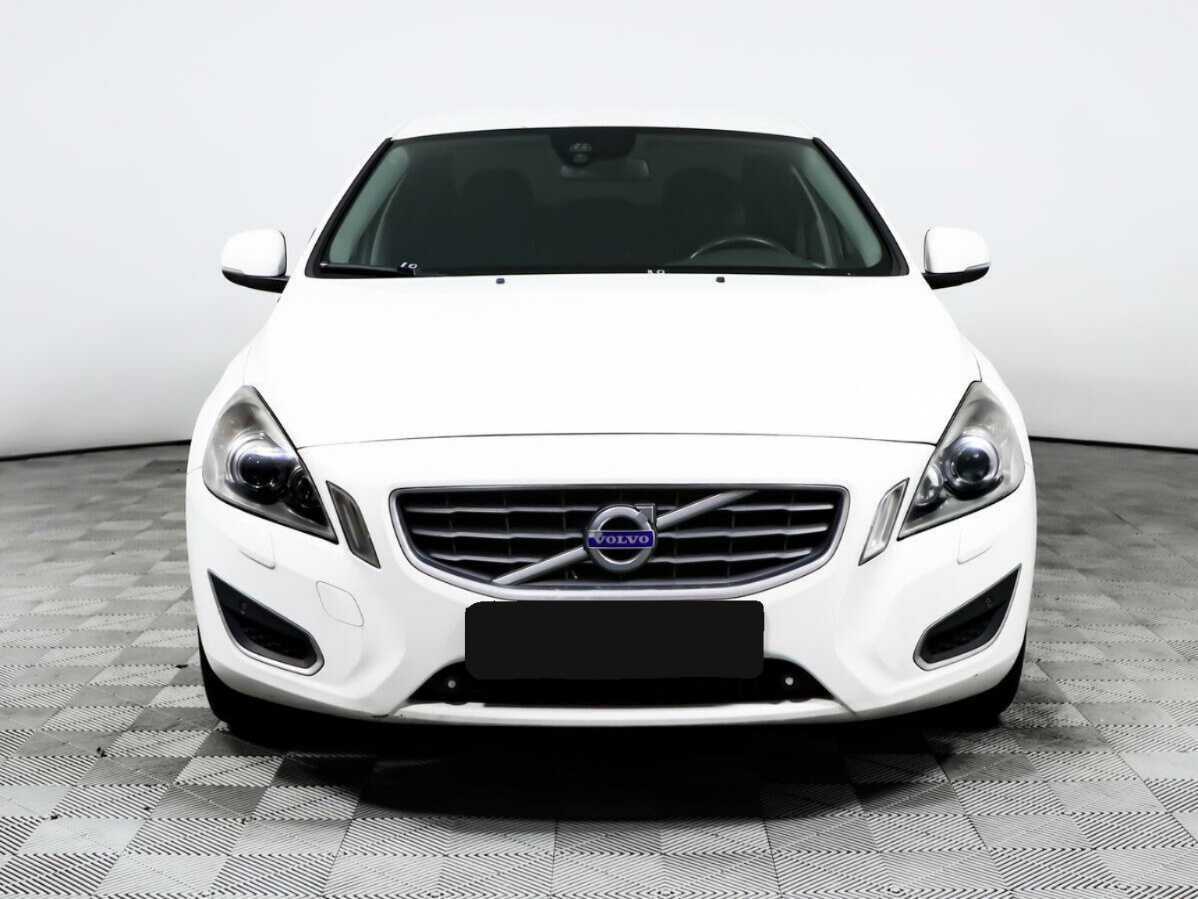 Volvo S60 с пробегом — 2012 год. Фото: #1