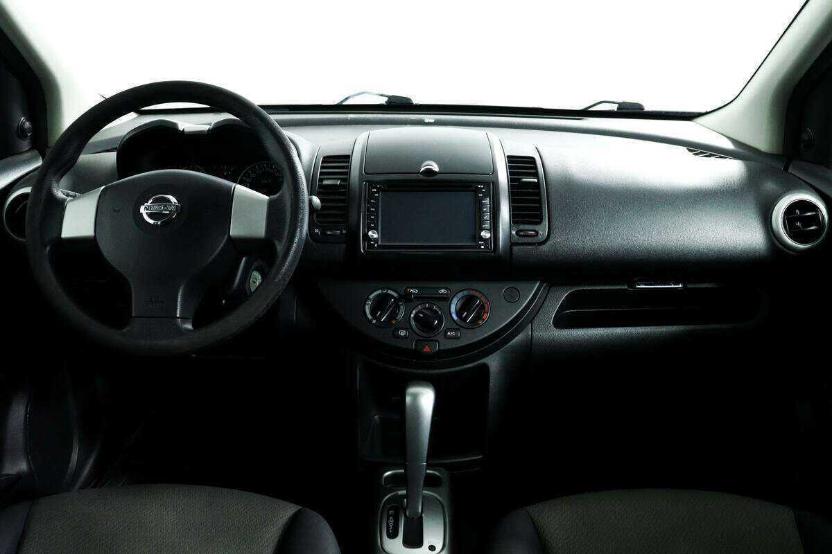 Nissan Note с пробегом — 2010 год. Фото: #10