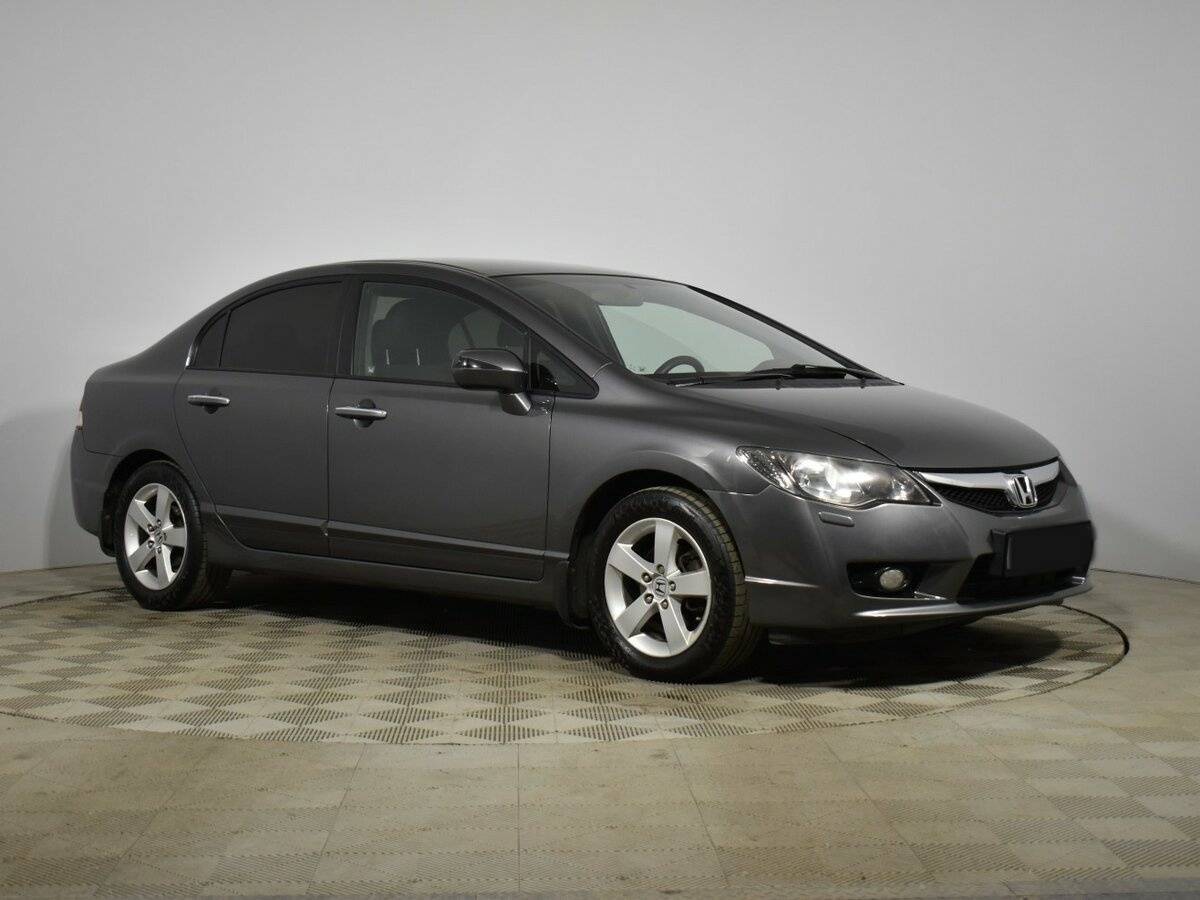 Honda Civic с пробегом — 2009 год. Фото: #2