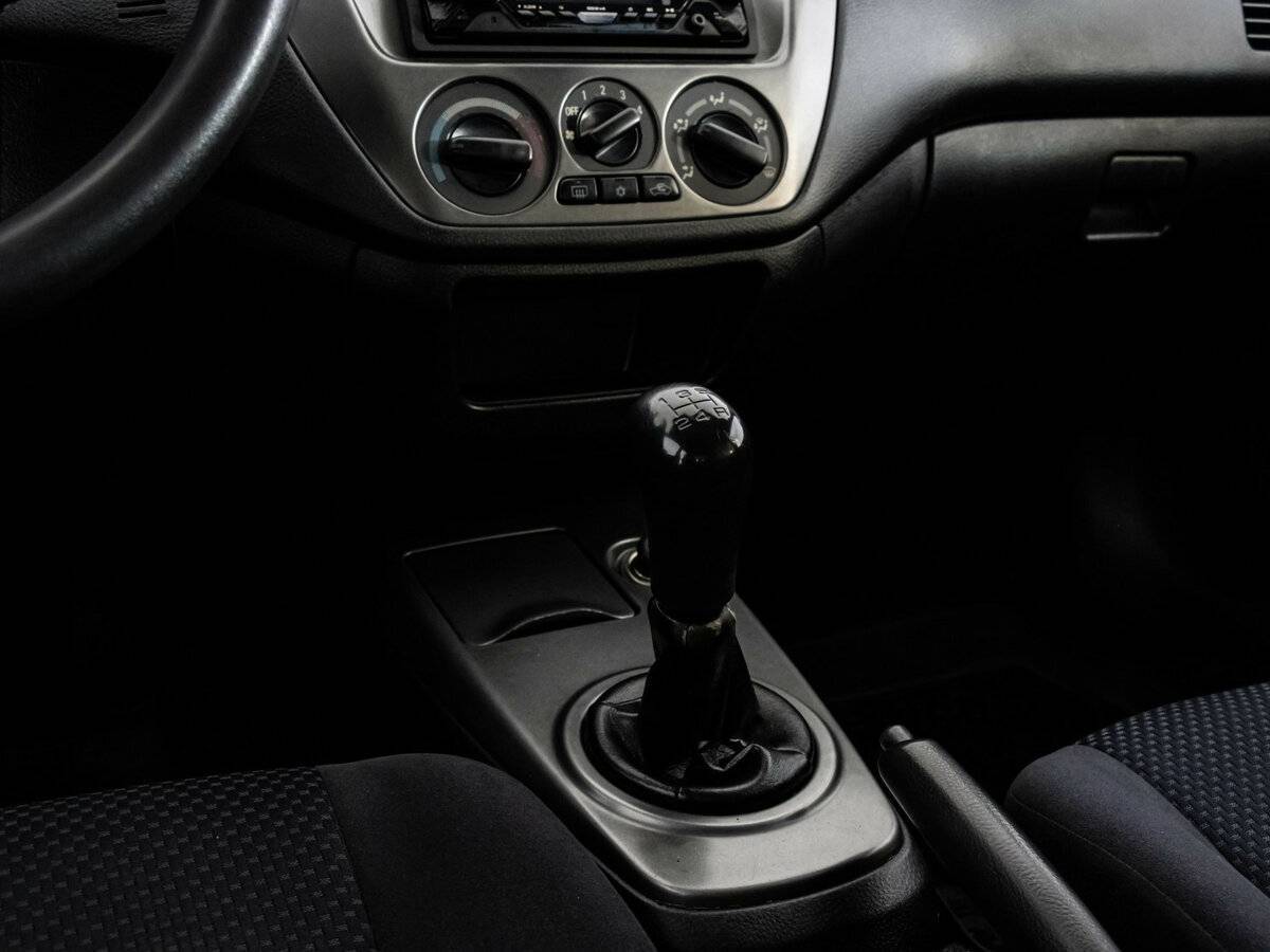 Mitsubishi Lancer с пробегом — 2006 год. Фото: #11