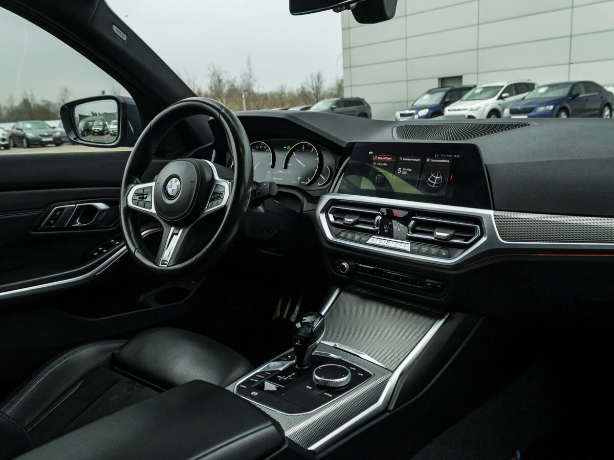 BMW 3 серии с пробегом — 2019 год. Фото: #9