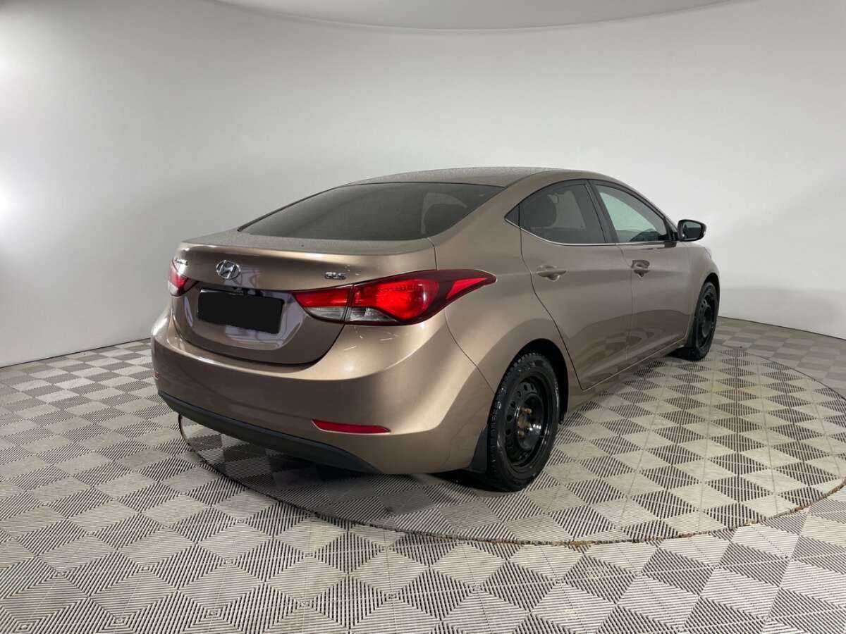 Hyundai Elantra с пробегом — 2014 год. Фото: #3