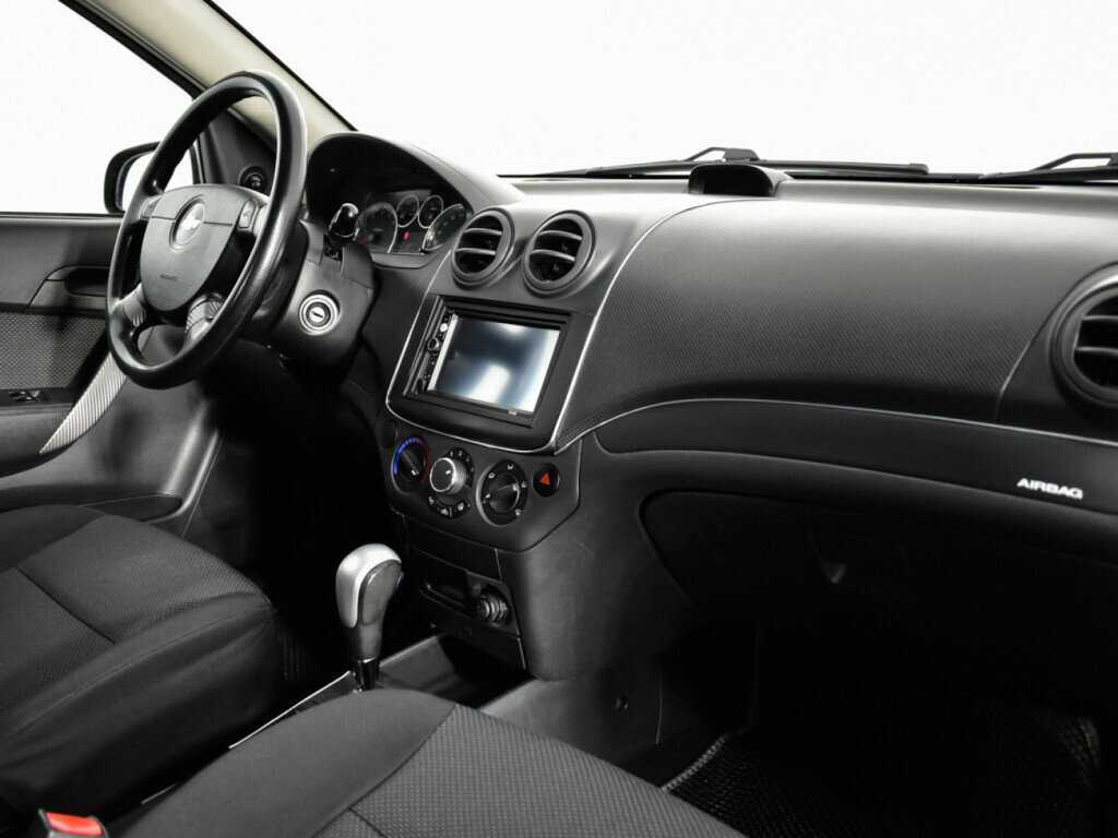 Chevrolet Aveo с пробегом — 2010 год. Фото: #8