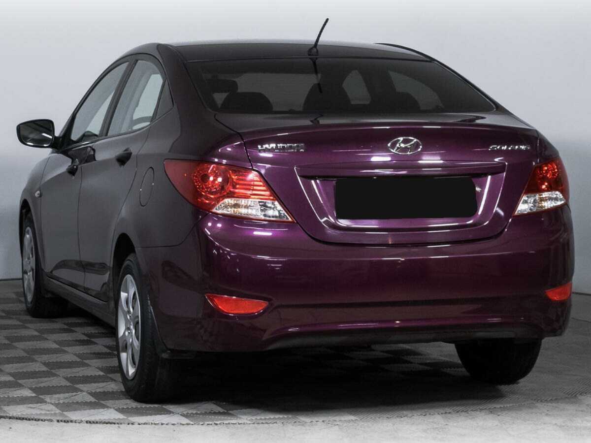 Hyundai Solaris с пробегом — 2014 год. Фото: #6