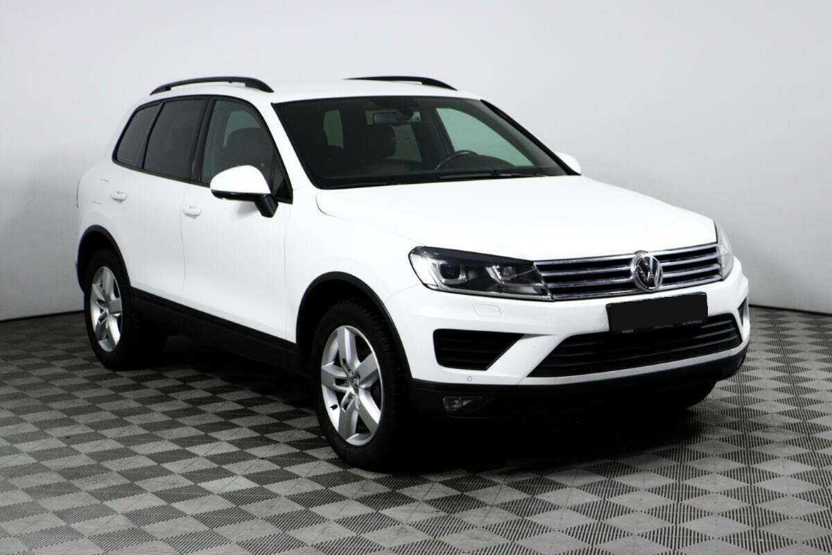 Volkswagen Touareg с пробегом — 2016 год. Фото: #2